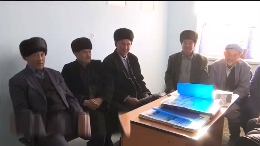 Ӯзбекистон: имом-хатибон ба рӯзномаҳои давлатӣ обуна шудан маҷбур мекунанд