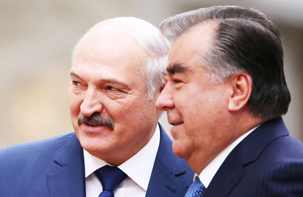 Раҳмон Лукашенкоро дастгири намуд
